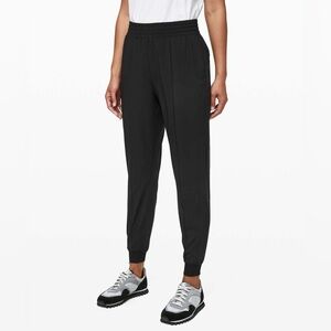 Lululemon Wanderer Lightweight Jogger Black 26” size 6